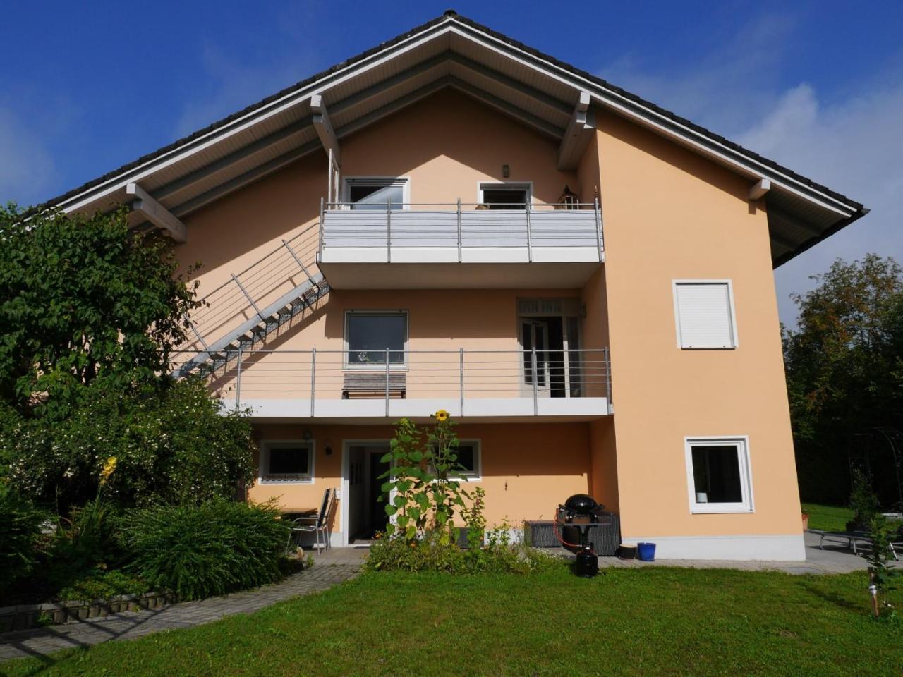 Ferienwohnung FeWo KeDo Neukirchen vorm Wald Exterior foto